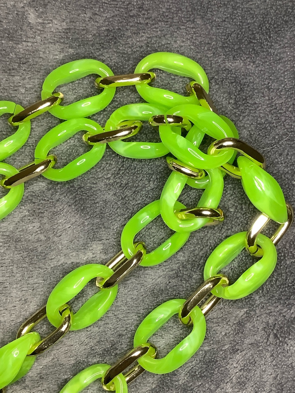 ARTIKL ACRYLIC CHAIN CROSSBODY PHONE STRAP NECKLACE - Picture 6 of 10